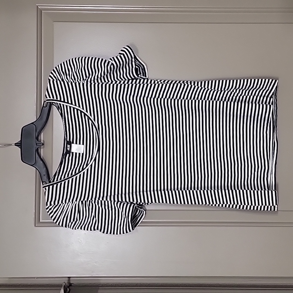 H&M striped tee with ruffled sleeves